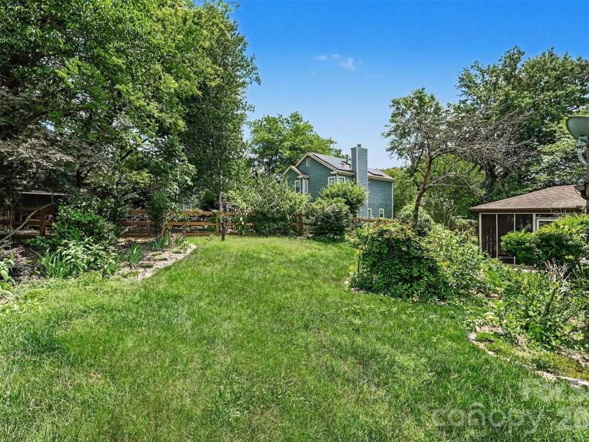 9330 Oren Thompson Road, Charlotte, NC 28213.  MLS# CAR4395111, YatesRealty ID 32902. 