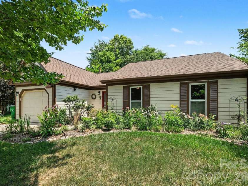 9330 Oren Thompson Road, Charlotte, NC 28213.  MLS# CAR4395111, YatesRealty ID 32902. 