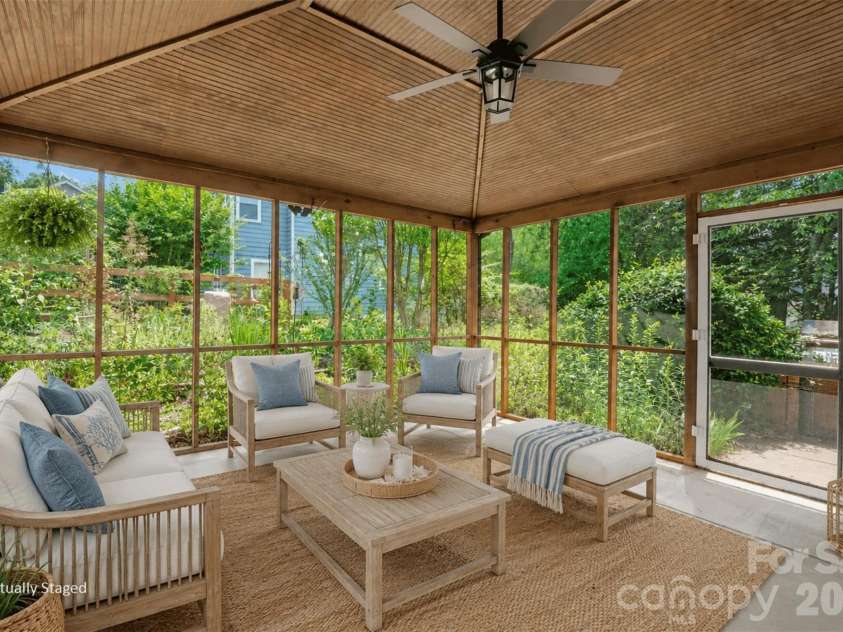 9330 Oren Thompson Road, Charlotte, NC 28213.  MLS# CAR4395111, YatesRealty ID 32902. 