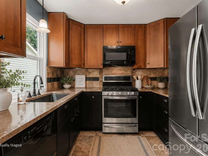 9330 Oren Thompson Road, Charlotte, NC 28213.  MLS# CAR4395111, YatesRealty ID 32902. 