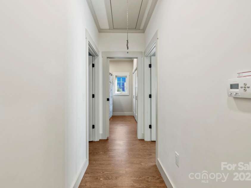 45 Verde Drive, Asheville, NC 28806.  MLS# CAR4285067, YatesRealty ID 32904. 