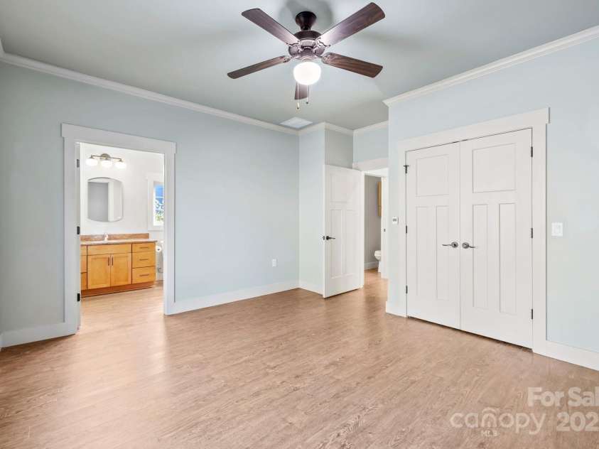 45 Verde Drive, Asheville, NC 28806.  MLS# CAR4285067, YatesRealty ID 32904. 