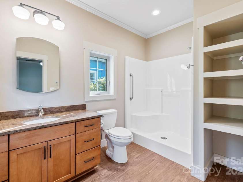 45 Verde Drive, Asheville, NC 28806.  MLS# CAR4285067, YatesRealty ID 32904. 