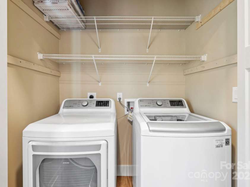 45 Verde Drive, Asheville, NC 28806.  MLS# CAR4285067, YatesRealty ID 32904. 