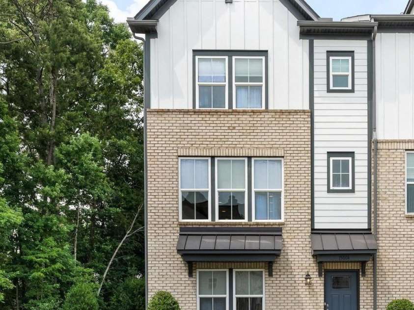 15004 Bayou Drive, Charlotte, NC 28277.  MLS# CAR4392564, YatesRealty ID 32905. 