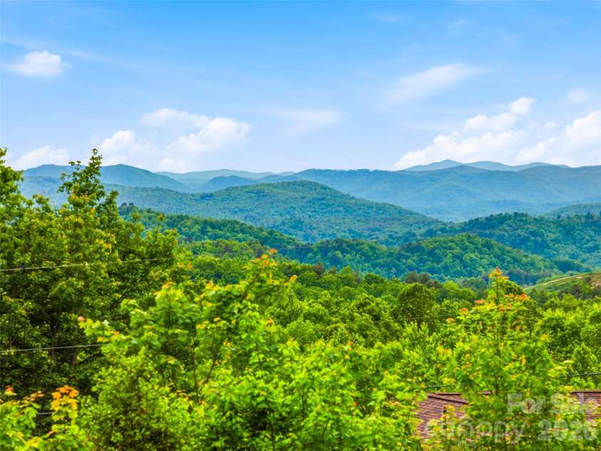 29 Panther Ridge Road, Brevard, NC 28712.  MLS# CAR4380479, YatesRealty ID 32906. 