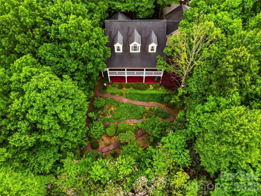 29 Panther Ridge Road, Brevard, NC 28712.  MLS# CAR4380479, YatesRealty ID 32906. 