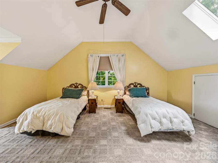 29 Panther Ridge Road, Brevard, NC 28712.  MLS# CAR4380479, YatesRealty ID 32906. 