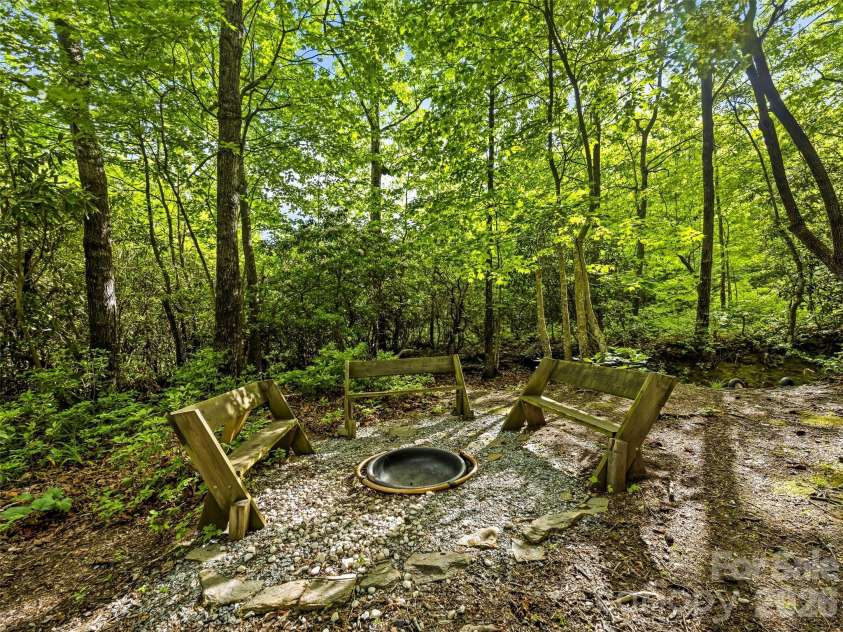 29 Panther Ridge Road, Brevard, NC 28712.  MLS# CAR4380479, YatesRealty ID 32906. 