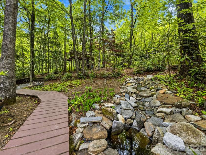 29 Panther Ridge Road, Brevard, NC 28712.  MLS# CAR4380479, YatesRealty ID 32906. 