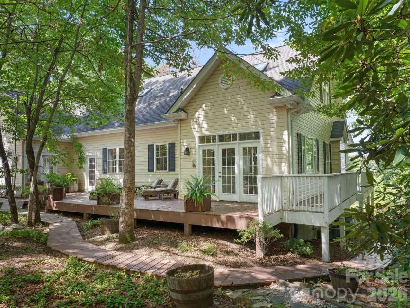 29 Panther Ridge Road, Brevard, NC 28712.  MLS# CAR4421618, YatesRealty ID 32906. 