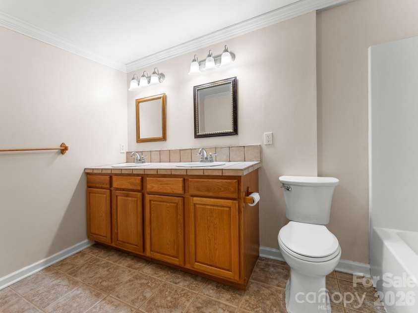 29 Panther Ridge Road, Brevard, NC 28712.  MLS# CAR4421618, YatesRealty ID 32906. 