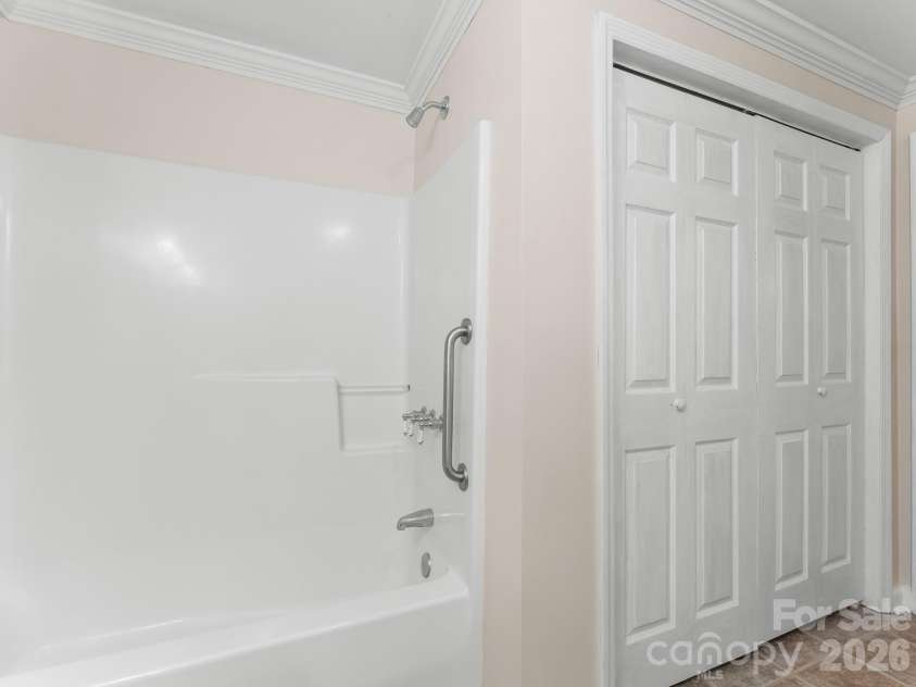 29 Panther Ridge Road, Brevard, NC 28712.  MLS# CAR4421618, YatesRealty ID 32906. 