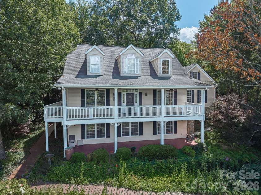 29 Panther Ridge Road, Brevard, NC 28712.  MLS# CAR4421618, YatesRealty ID 32906. 