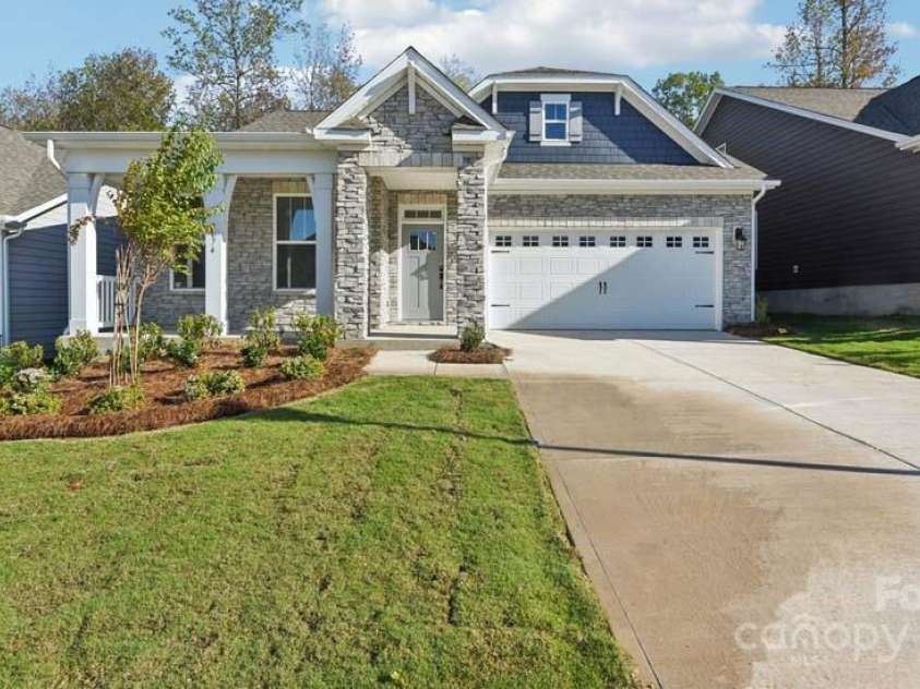 2074 Skyhawk Drive, York, SC 29745.  MLS# CAR4293530, YatesRealty ID 32907. 