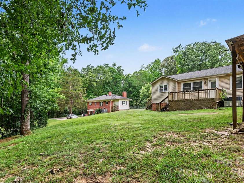 217 Oakwood Avenue, York, SC 29745.  MLS# CAR4394029, YatesRealty ID 32907. 