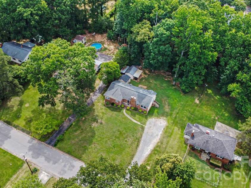 217 Oakwood Avenue, York, SC 29745.  MLS# CAR4394029, YatesRealty ID 32907. 