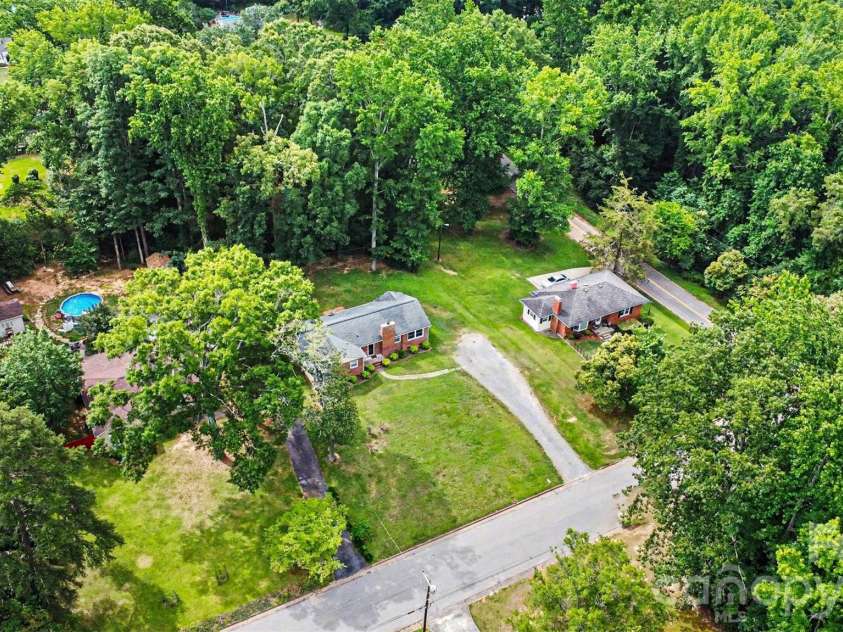 217 Oakwood Avenue, York, SC 29745.  MLS# CAR4394029, YatesRealty ID 32907. 