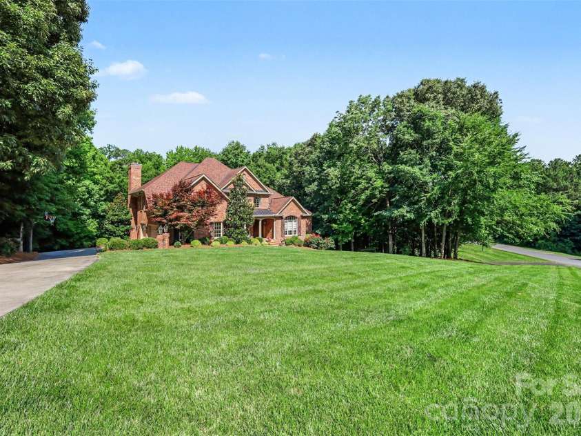 1706 Brookshaw Run, Fort Mill, SC 29715.  MLS# CAR4387991, YatesRealty ID 32908. 