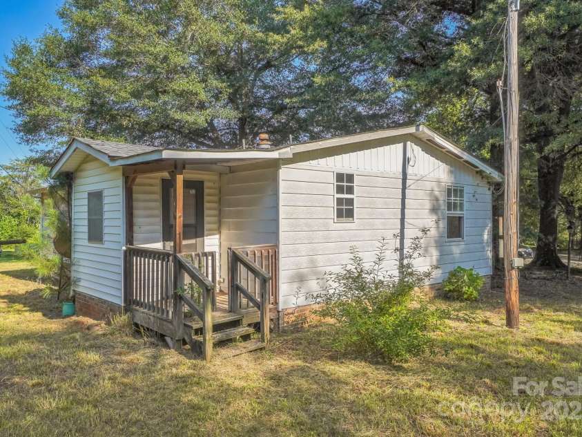 5091 Fairview Church Road, Lincolnton, NC 28092.  MLS# CAR4293040, YatesRealty ID 32909. 