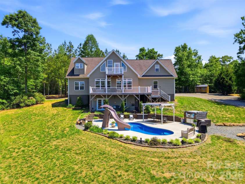 631 Sedona Drive, Nebo, NC 28761.  MLS# CAR4380400, YatesRealty ID 32909. 