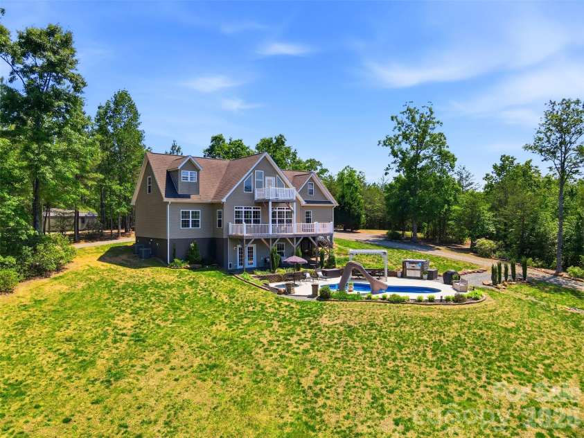 631 Sedona Drive, Nebo, NC 28761.  MLS# CAR4380400, YatesRealty ID 32909. 