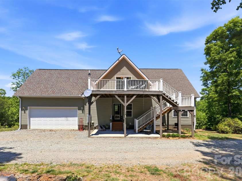 631 Sedona Drive, Nebo, NC 28761.  MLS# CAR4380400, YatesRealty ID 32909. 