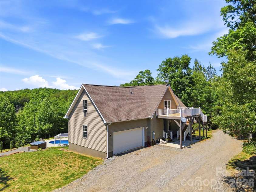631 Sedona Drive, Nebo, NC 28761.  MLS# CAR4380400, YatesRealty ID 32909. 