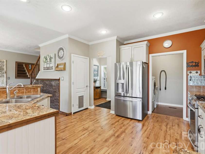 631 Sedona Drive, Nebo, NC 28761.  MLS# CAR4380400, YatesRealty ID 32909. 