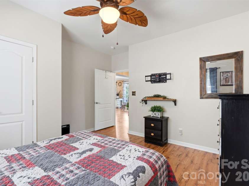 631 Sedona Drive, Nebo, NC 28761.  MLS# CAR4380400, YatesRealty ID 32909. 
