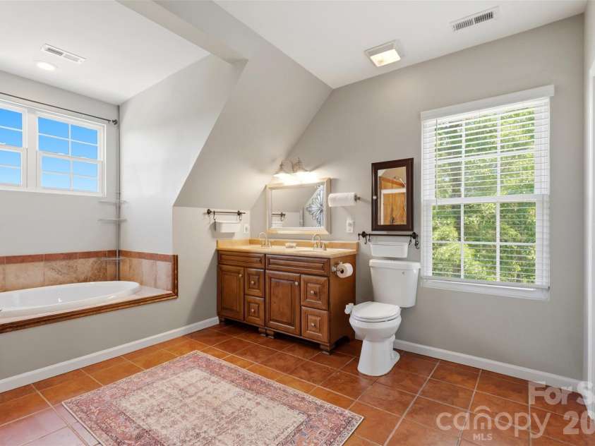 631 Sedona Drive, Nebo, NC 28761.  MLS# CAR4380400, YatesRealty ID 32909. 