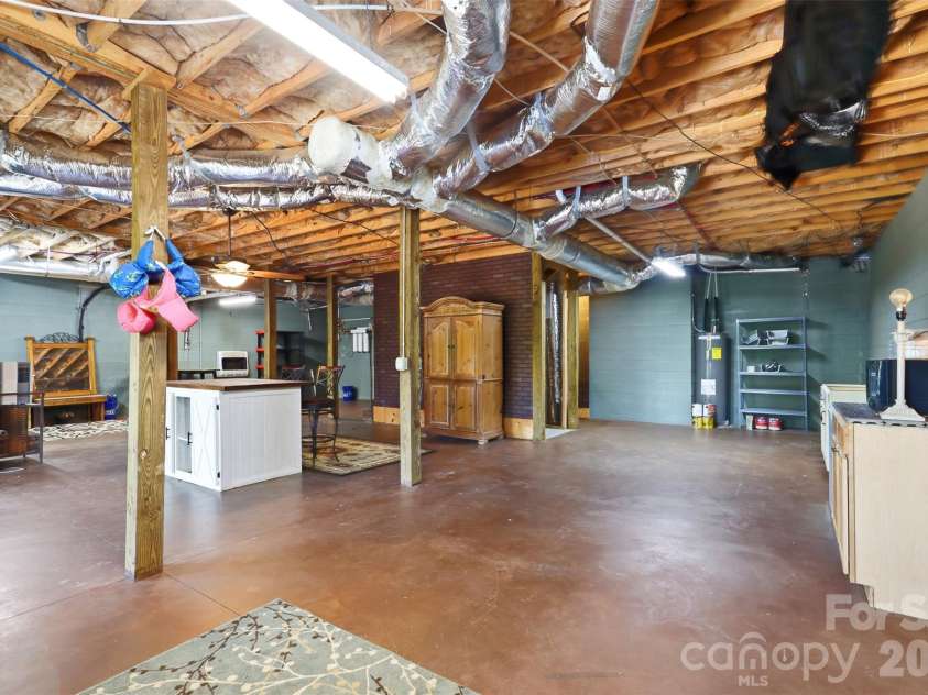 631 Sedona Drive, Nebo, NC 28761.  MLS# CAR4380400, YatesRealty ID 32909. 
