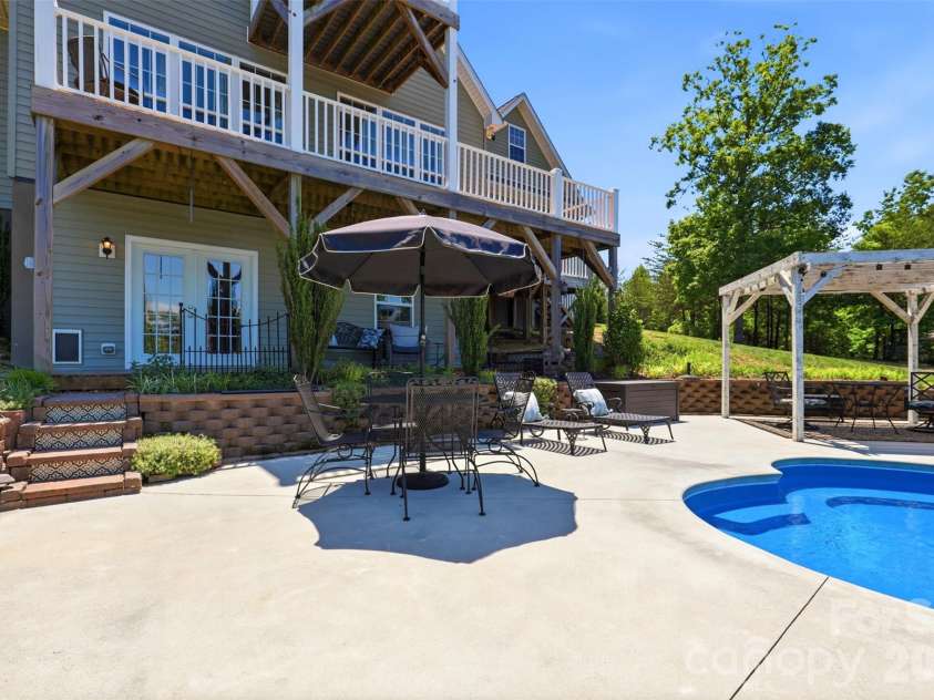 631 Sedona Drive, Nebo, NC 28761.  MLS# CAR4380400, YatesRealty ID 32909. 