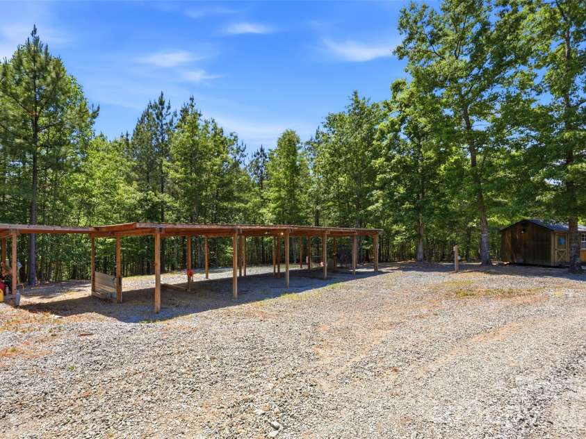 631 Sedona Drive, Nebo, NC 28761.  MLS# CAR4380400, YatesRealty ID 32909. 