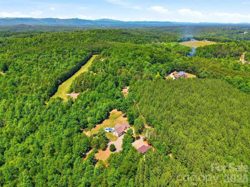 631 Sedona Drive, Nebo, NC 28761.  MLS# CAR4380400, YatesRealty ID 32909. 