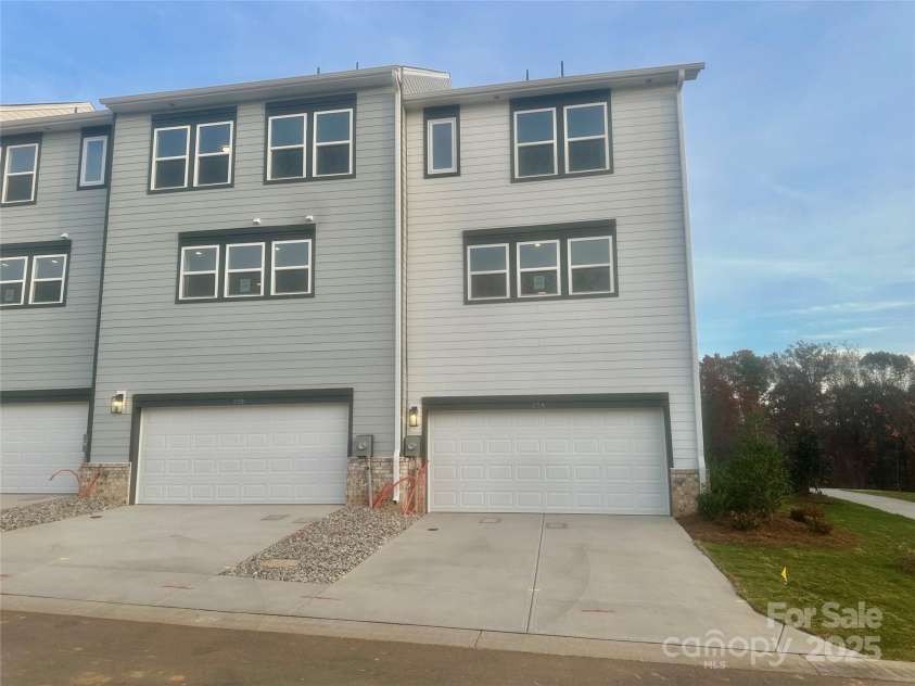 234 Ferebee Place, Charlotte, NC 28213.  MLS# CAR4322640, YatesRealty ID 3291. 