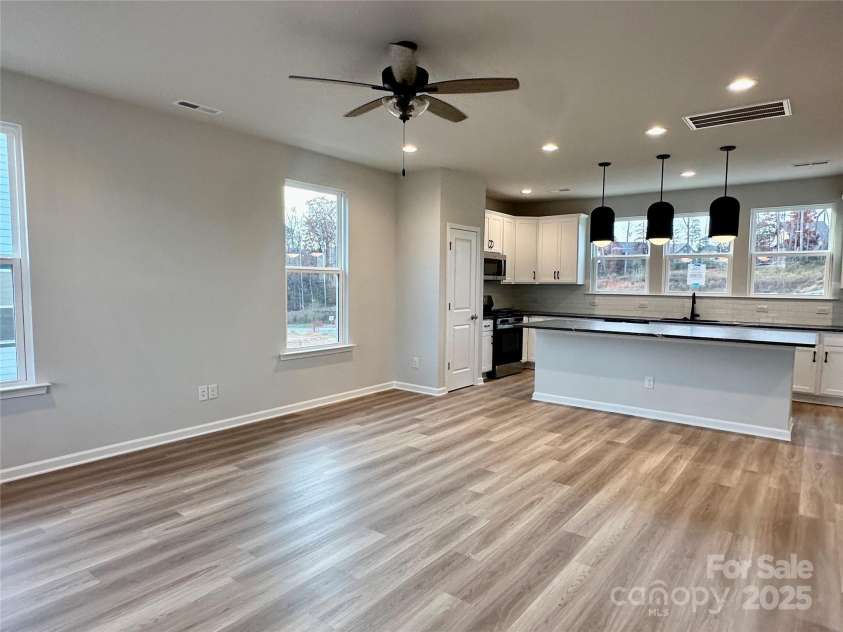 234 Ferebee Place, Charlotte, NC 28213.  MLS# CAR4322640, YatesRealty ID 3291. Living/Kitchen