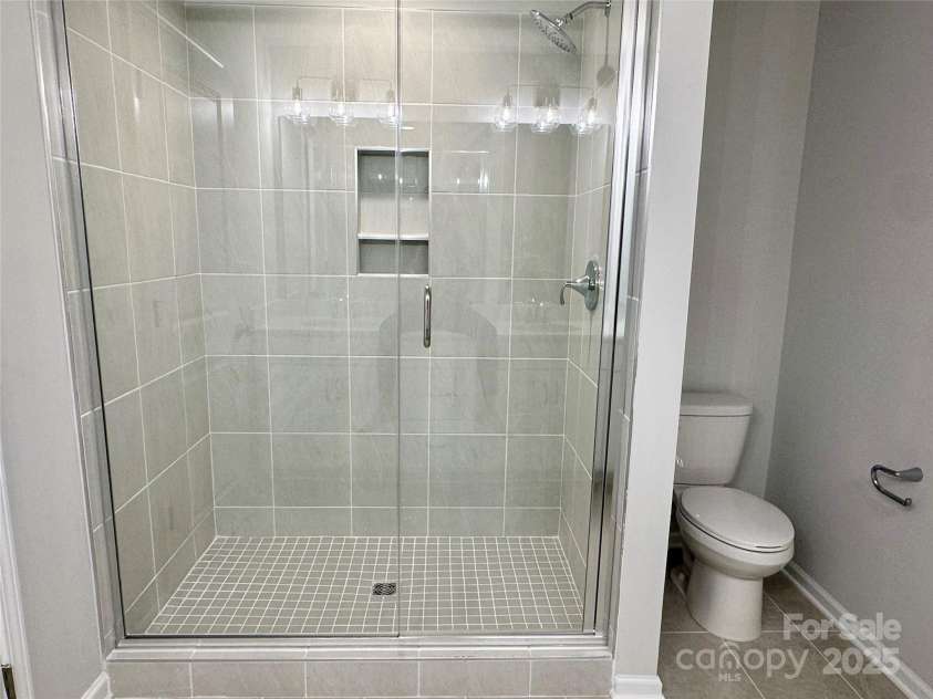 234 Ferebee Place, Charlotte, NC 28213.  MLS# CAR4322640, YatesRealty ID 3291. Premier Bath