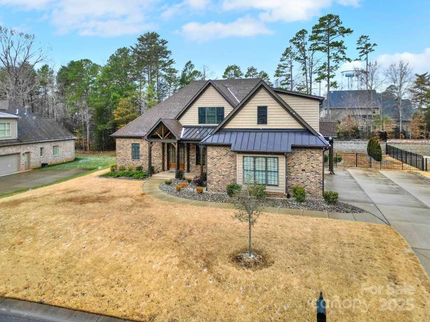 894 ABILENE Lane, Fort Mill, SC 29715.  MLS# CAR4225437, YatesRealty ID 3291. 