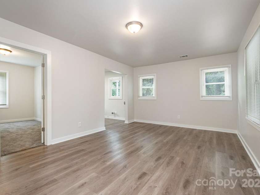 2000 Camp Greene Street, Charlotte, NC 28208.  MLS# CAR4291422, YatesRealty ID 32910. 