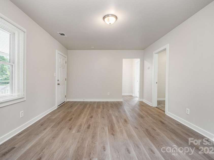2000 Camp Greene Street, Charlotte, NC 28208.  MLS# CAR4291422, YatesRealty ID 32910. 