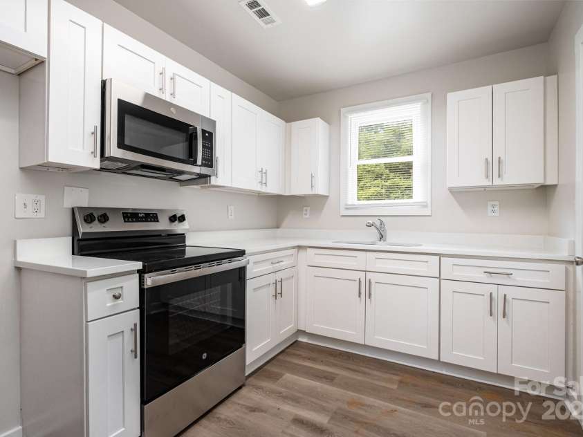 2000 Camp Greene Street, Charlotte, NC 28208.  MLS# CAR4291422, YatesRealty ID 32910. 