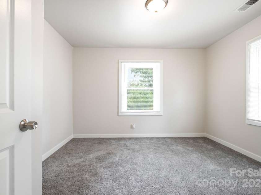 2000 Camp Greene Street, Charlotte, NC 28208.  MLS# CAR4291422, YatesRealty ID 32910. 