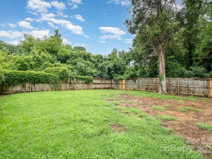 2000 Camp Greene Street, Charlotte, NC 28208.  MLS# CAR4291422, YatesRealty ID 32910. 