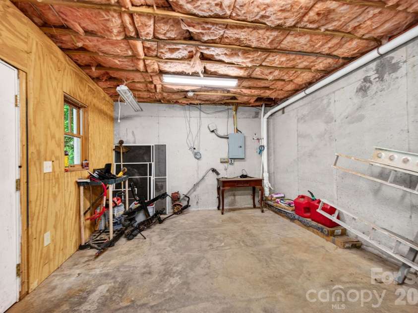 235 Bull Creek Road, Asheville, NC 28805.  MLS# CAR4389241, YatesRealty ID 32910. 