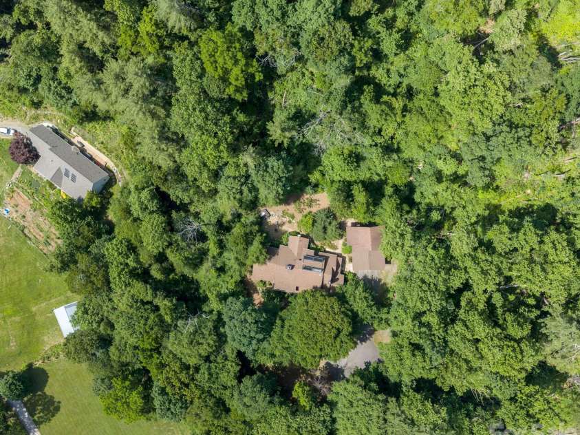 235 Bull Creek Road, Asheville, NC 28805.  MLS# CAR4389241, YatesRealty ID 32910. 