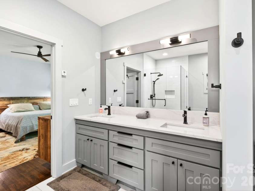 235 Bull Creek Road, Asheville, NC 28805.  MLS# CAR4389241, YatesRealty ID 32910. Primary Bath