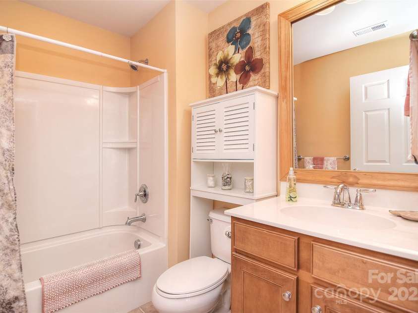 1008 Magpie Court, Fort Mill, SC 29707.  MLS# CAR4292540, YatesRealty ID 32913. 3rd full bathroom on 2nd floor