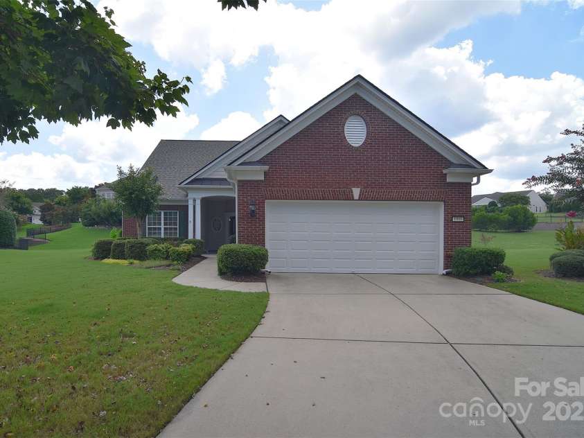 1008 Magpie Court, Fort Mill, SC 29707.  MLS# CAR4292540, YatesRealty ID 32913. Front of house
