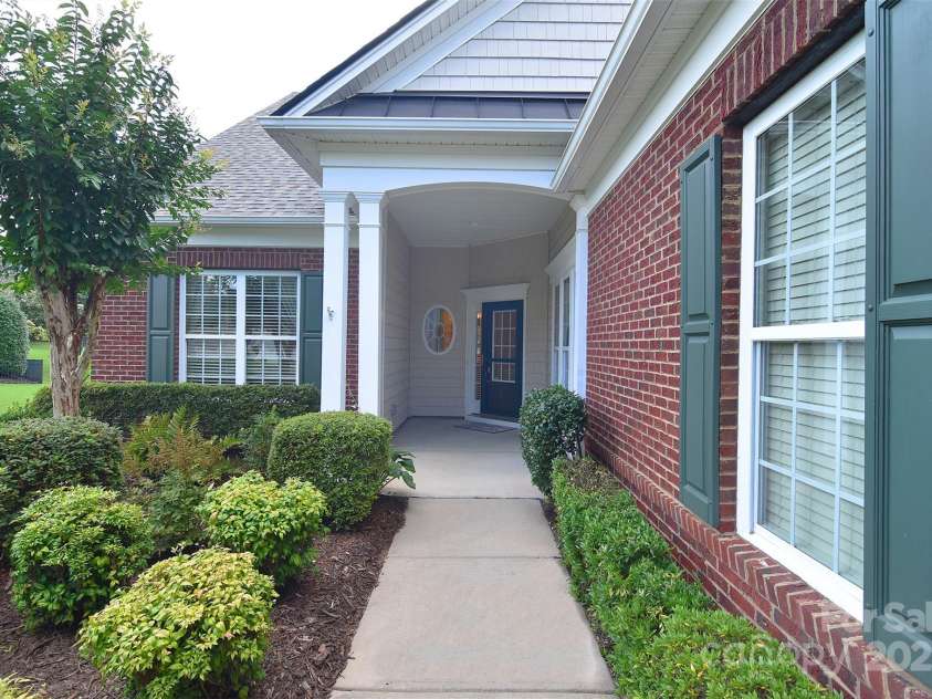 1008 Magpie Court, Fort Mill, SC 29707.  MLS# CAR4292540, YatesRealty ID 32913. Nice front porch